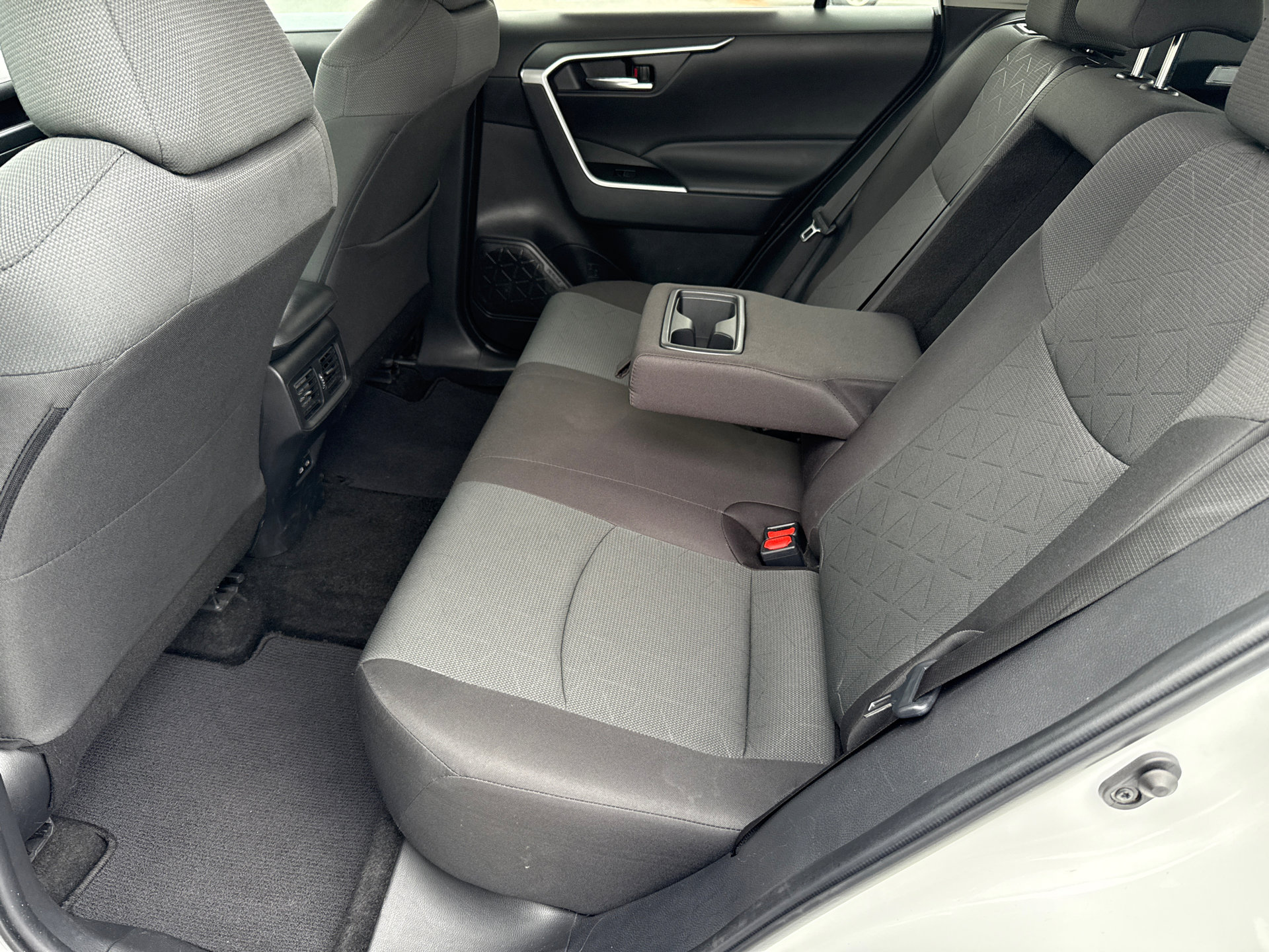 Certified 2024 Toyota RAV4 XLE FWD image 17