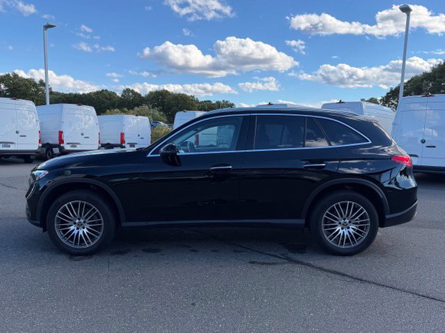 Used 2023 Mercedes-Benz GLC 300 4MATIC image 4