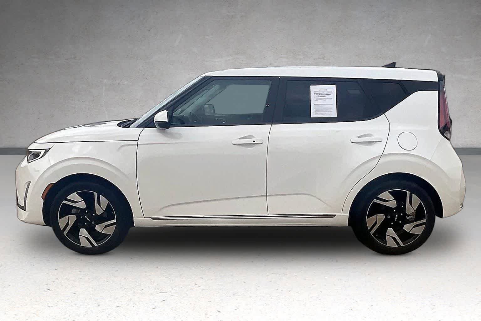 Used 2024 Kia Soul GT-Line w/ GT-Line Technology Package FWD image 3