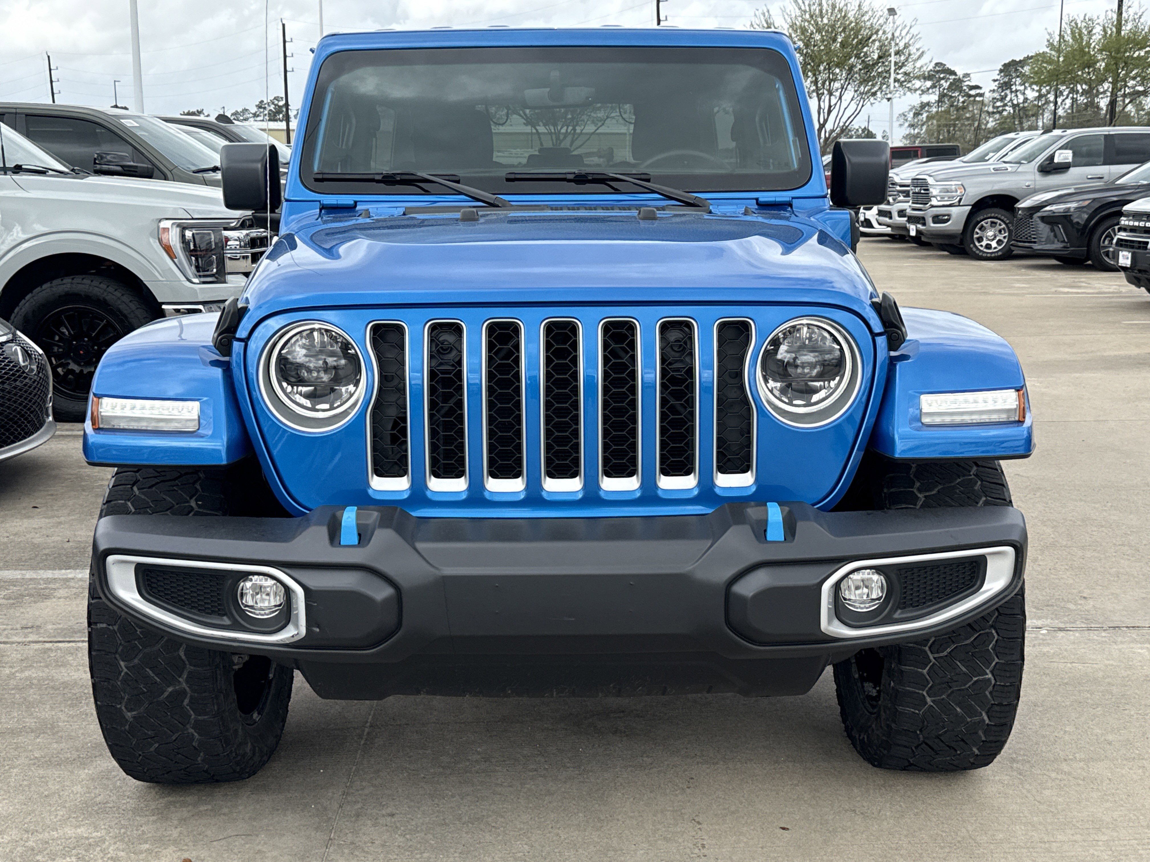 Used 2023 Jeep Wrangler Sahara w/ Cold Weather Group image 7