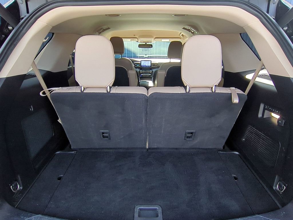 Used 2021 Ford Explorer Limited w/ Equipment Group 301A RWD image 9