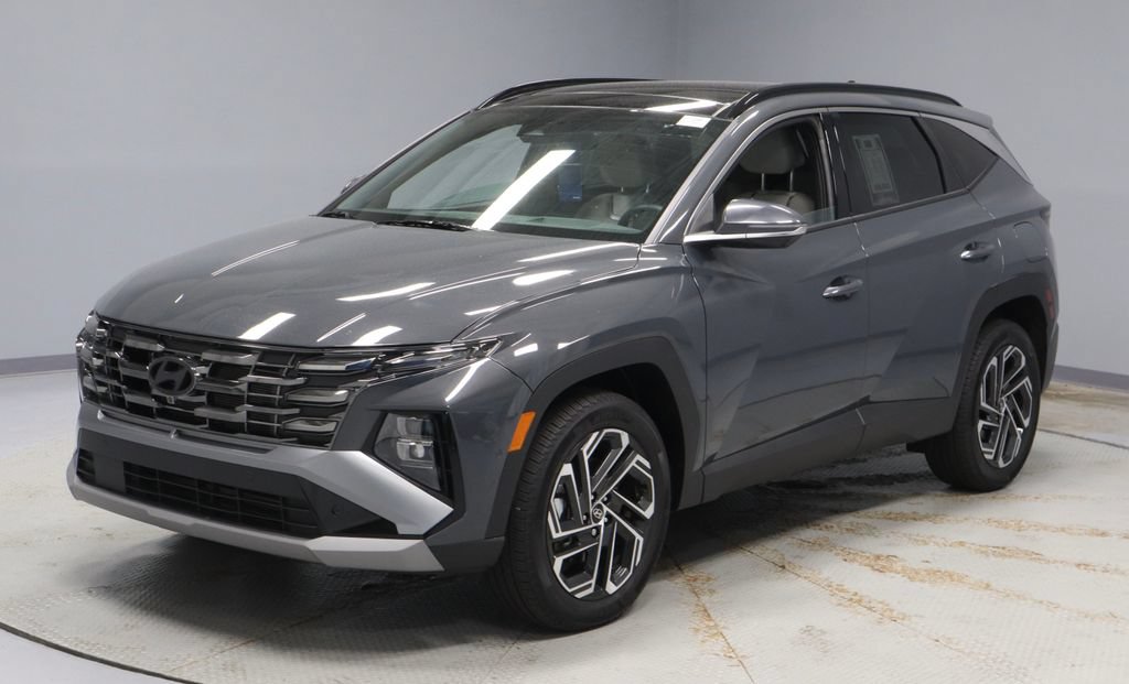 Certified 2025 Hyundai Tucson Limited AWD/4WD image 11