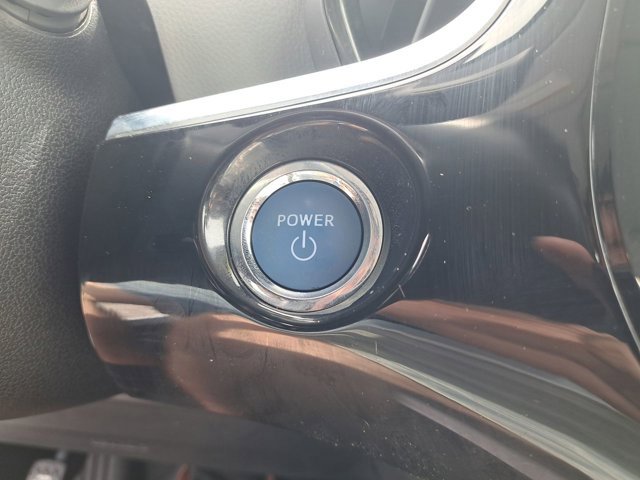 Used 2018 Toyota Prius Four image 31