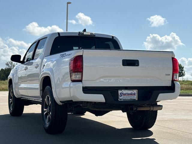 Used 2016 Toyota Tacoma TRD Sport w/ Towing Package RWD image 6