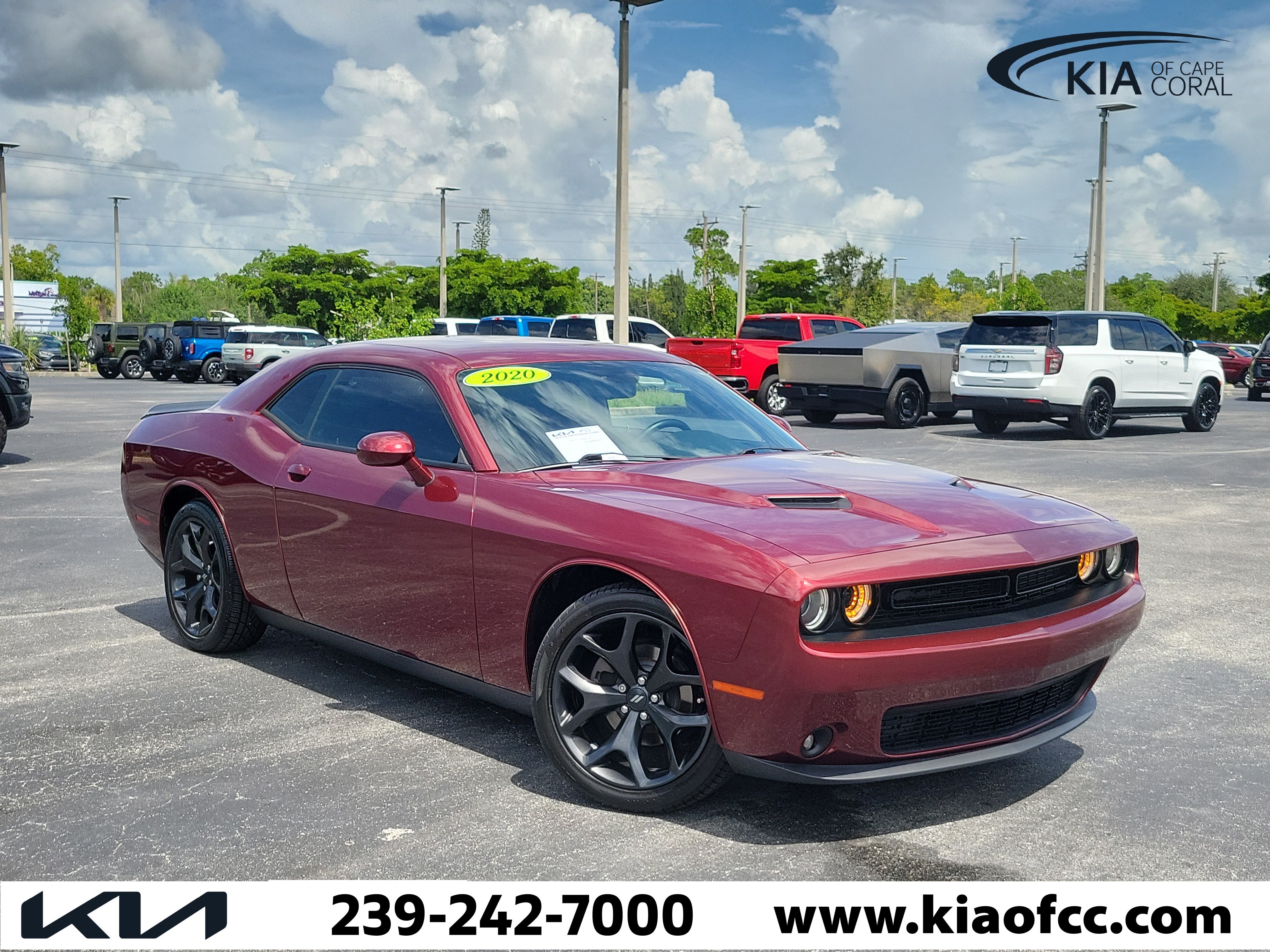 Used 2020 Dodge Challenger SXT w/ Blacktop Package RWD image 1