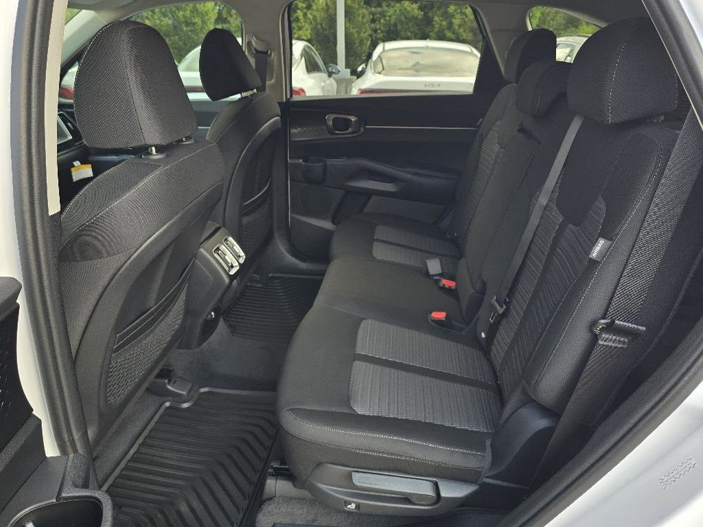 New 2026 Kia Sorento LX FWD image 4