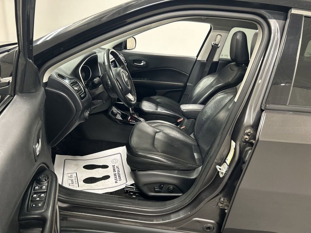 Used 2018 Jeep Compass Limited image 9