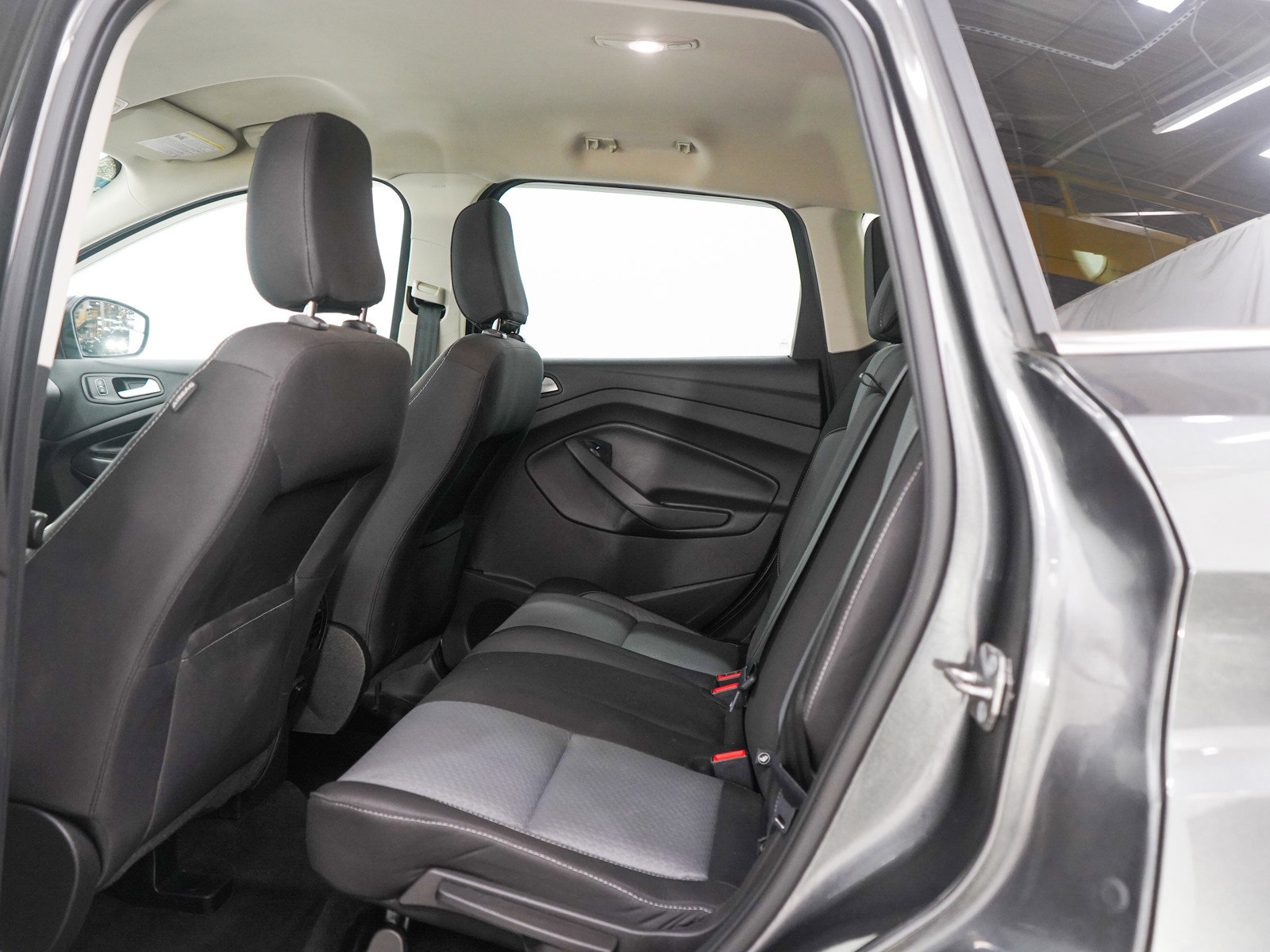 Used 2018 Ford Escape SE image 17