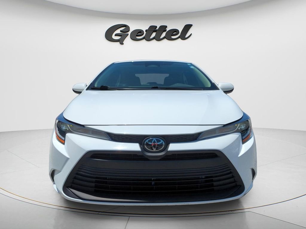 Used 2023 Toyota Corolla LE FWD video 2