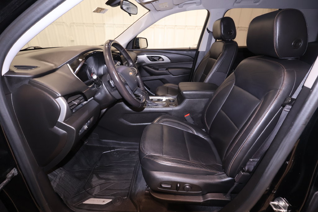 Used 2020 Chevrolet Traverse LT w/ LPO, Floor Liner Package AWD/4WD image 13