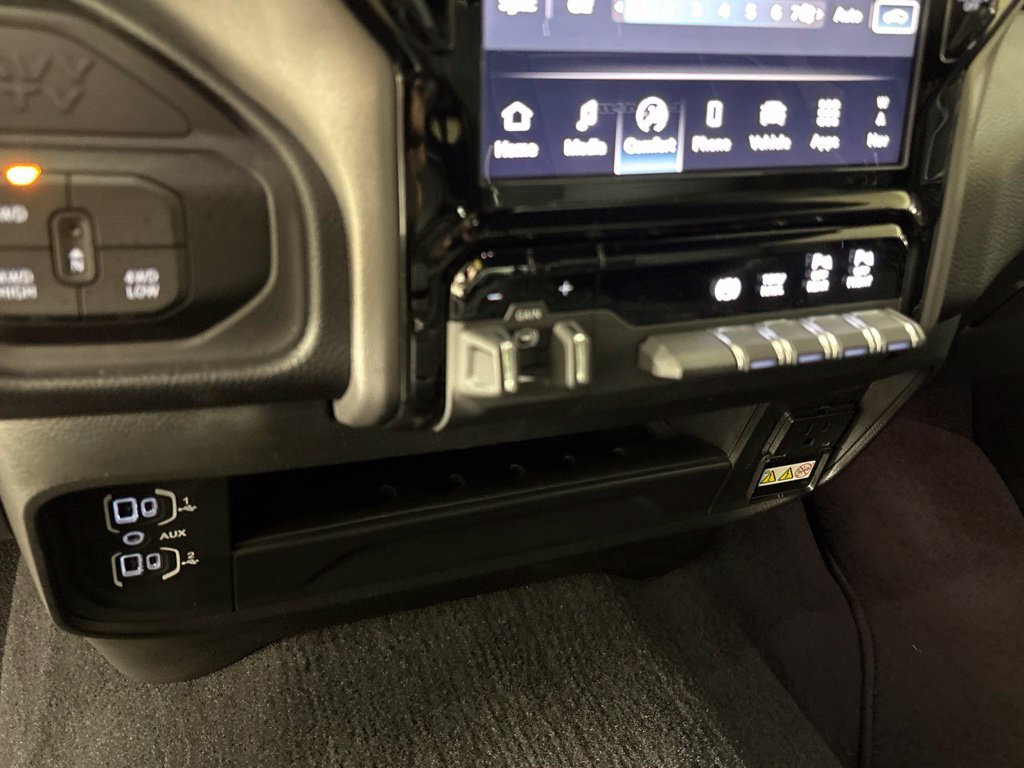 Used 2025 RAM 2500 Laramie w/ Towing Technology Group AWD/4WD image 43