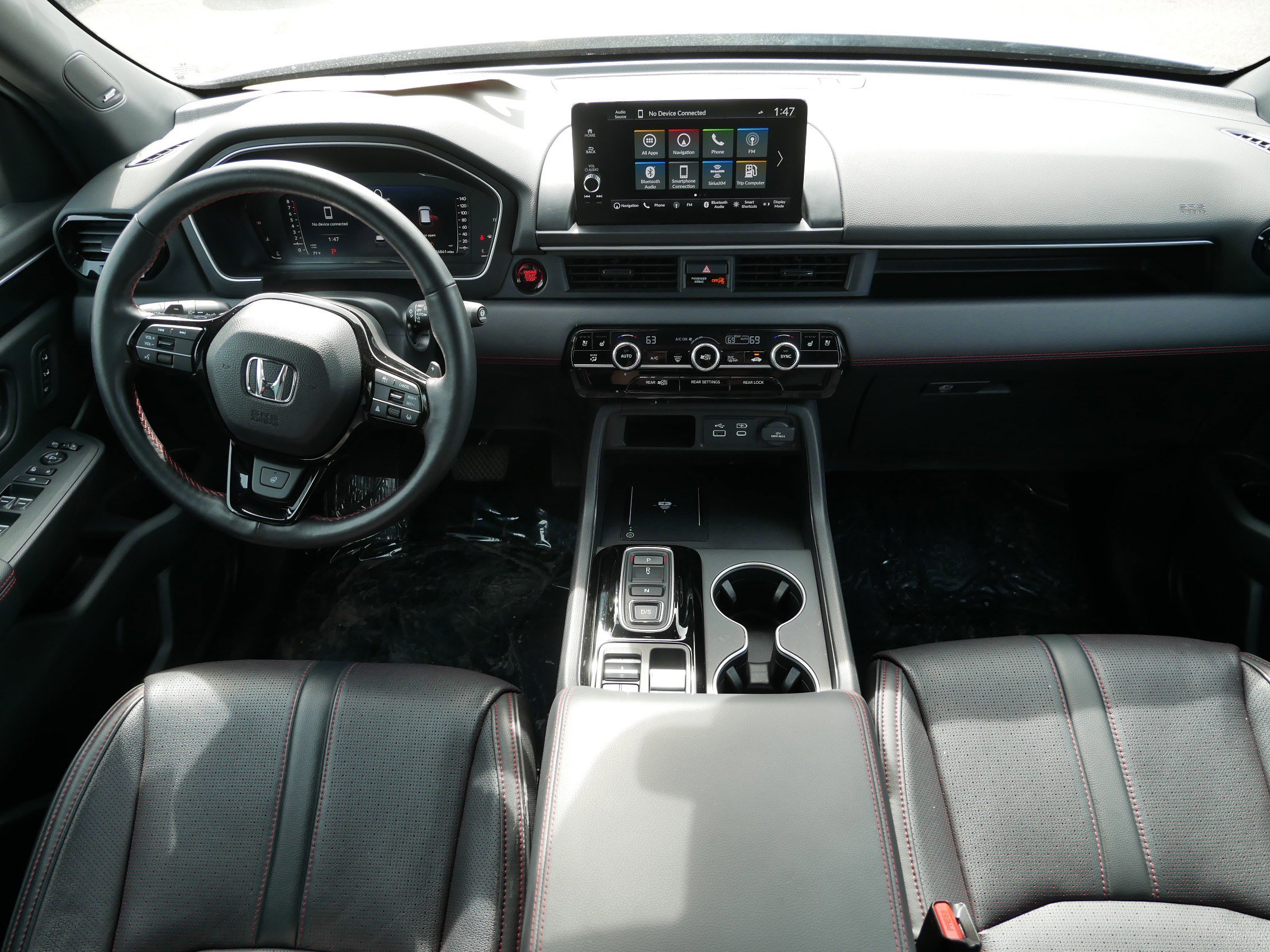 Certified 2025 Honda Pilot Black Edition image 10