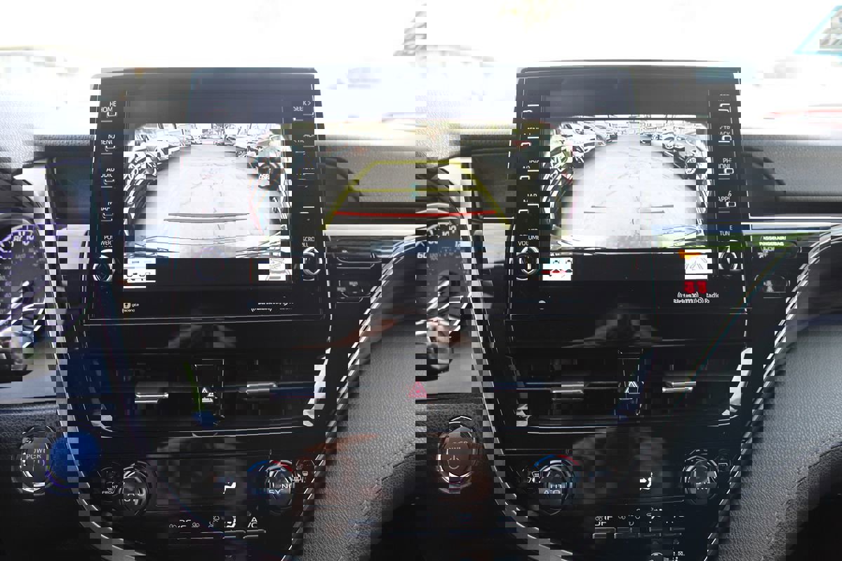 Used 2021 Toyota Camry XLE image 27