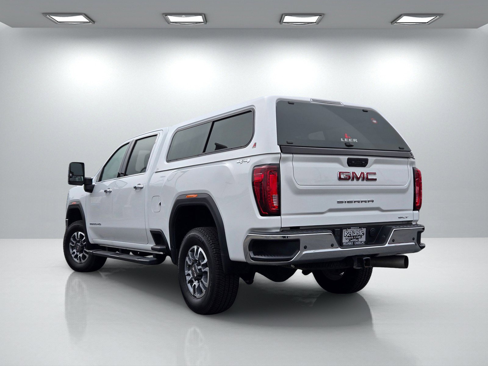 Certified 2022 GMC Sierra 2500 SLT w/ SLT Convenience Package image 6