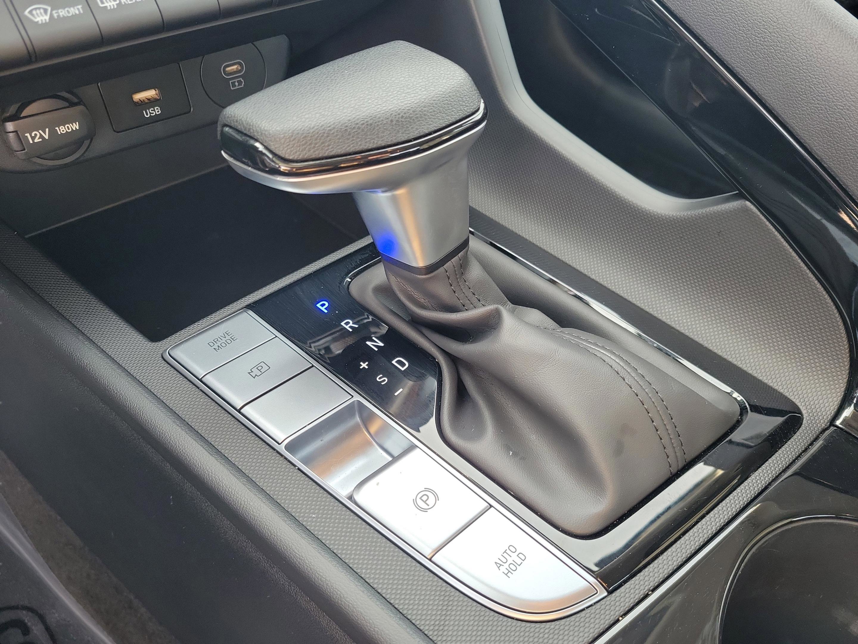 Used 2025 Hyundai Elantra Blue image 24