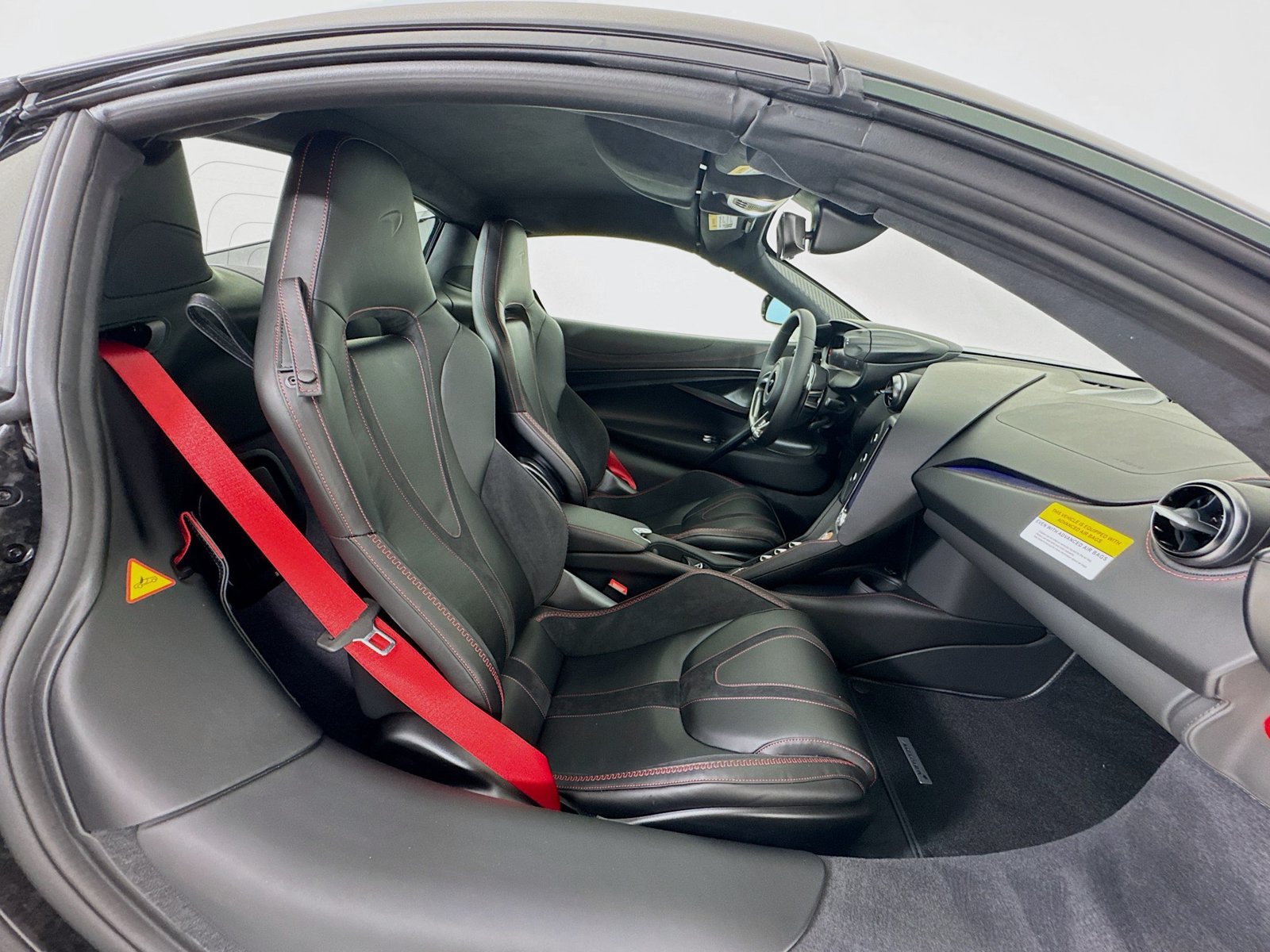 Used 2026 McLaren 750S Spider RWD image 24