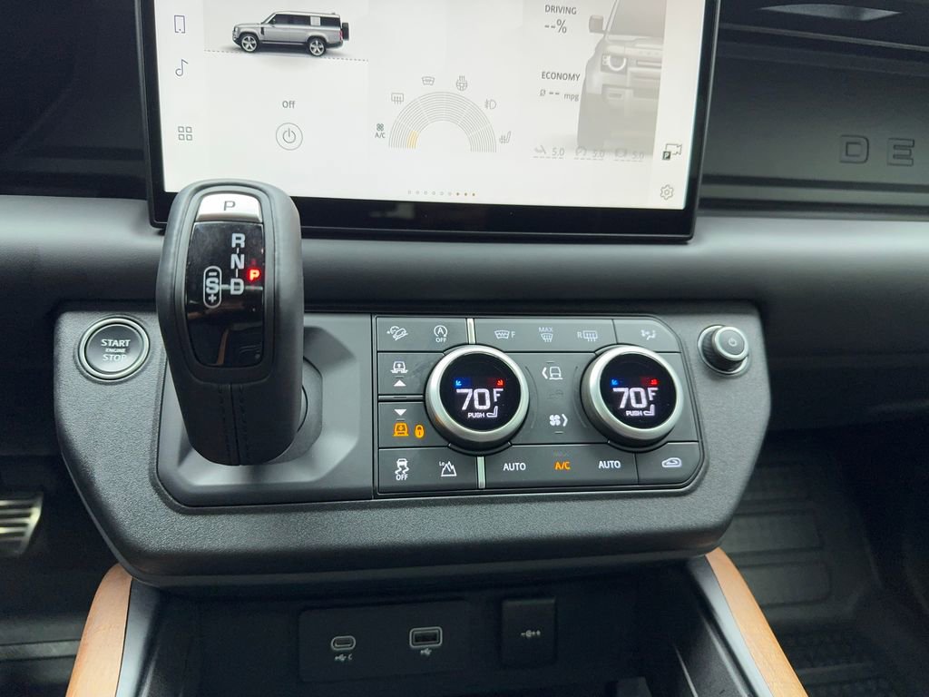 Used 2024 Land Rover Defender 130 X image 30