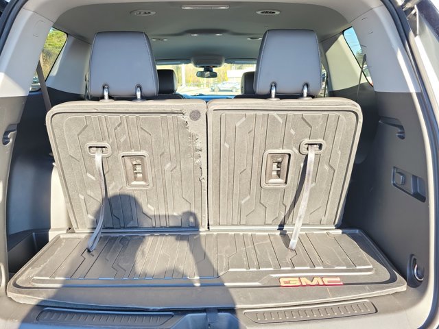 Used 2023 GMC Acadia SLT w/ Elevation Edition image 8