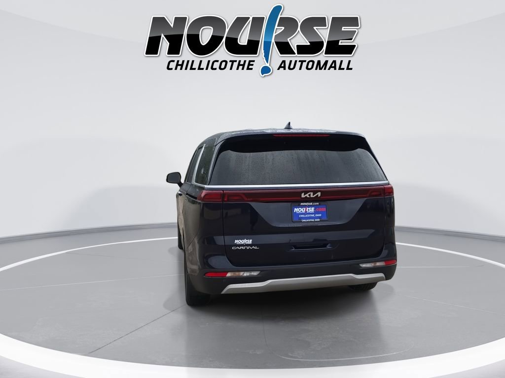 Used 2023 Kia Carnival LX FWD image 7