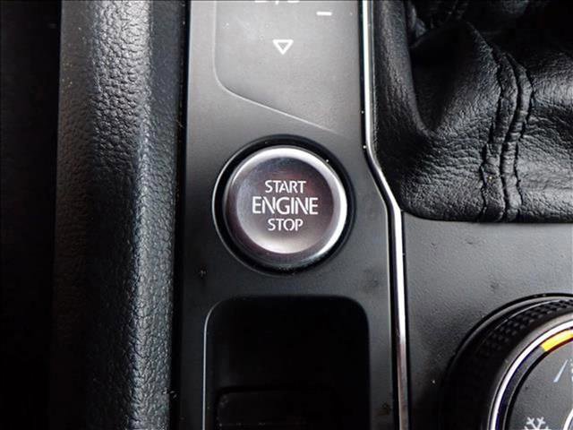 Used 2020 Volkswagen Atlas Cross Sport SEL Premium R-Line image 26