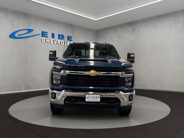 New 2026 Chevrolet Silverado 3500 LT image 3
