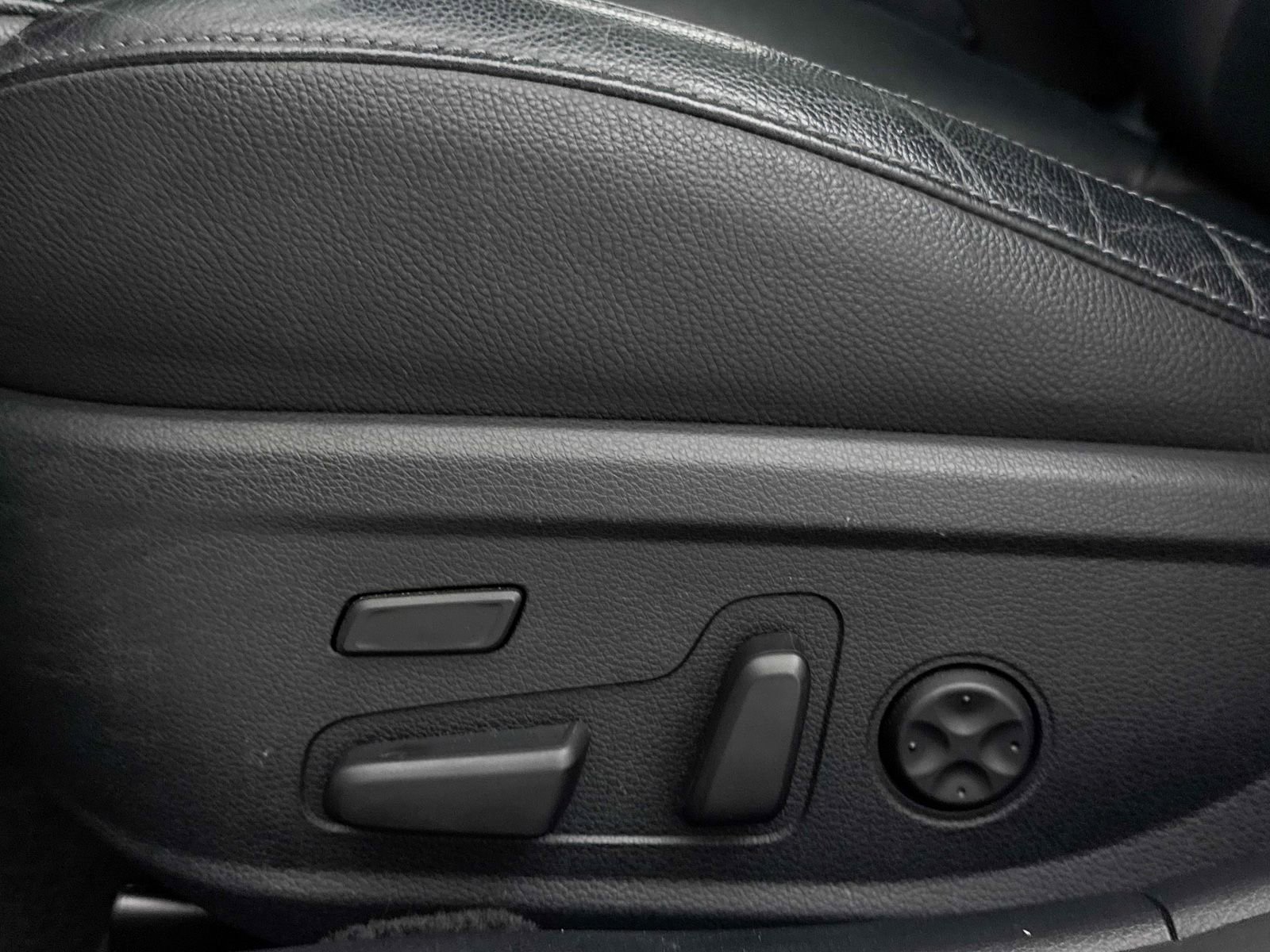 Used 2017 Kia Cadenza Technology FWD image 29