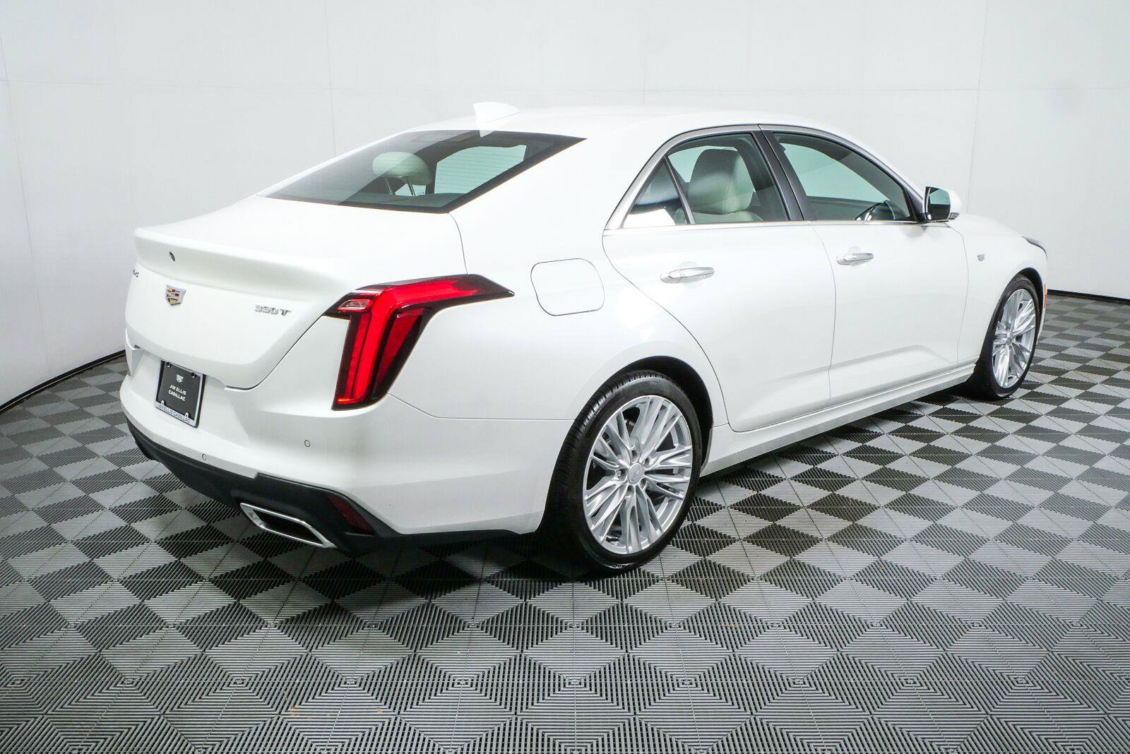 Used 2021 Cadillac CT4 Premium Luxury RWD image 3