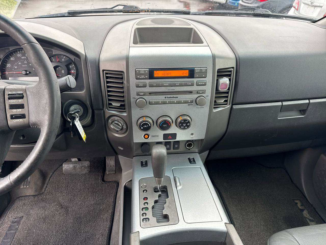 Used 2005 Nissan Titan LE w/ (S01) Side-Airbag Pkg w/ VDC image 12