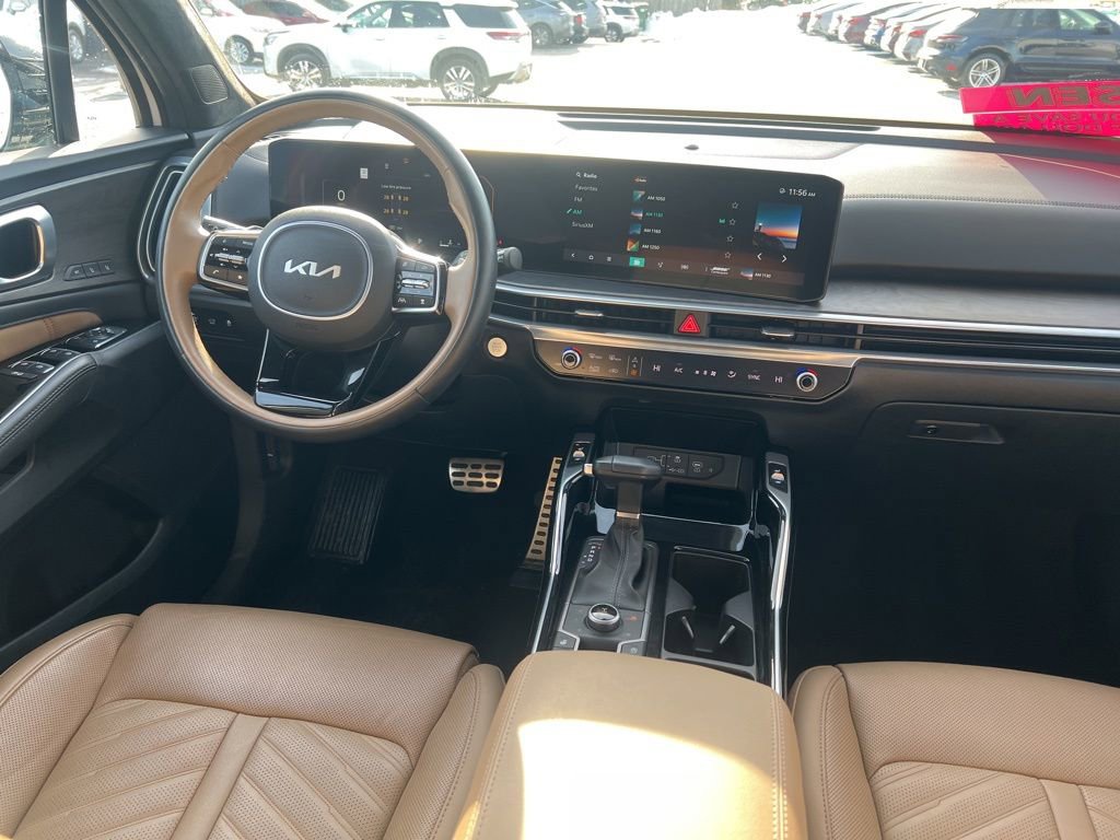 Certified 2025 Kia Sorento SX Prestige w/ Olive Brown Leather Package image 18