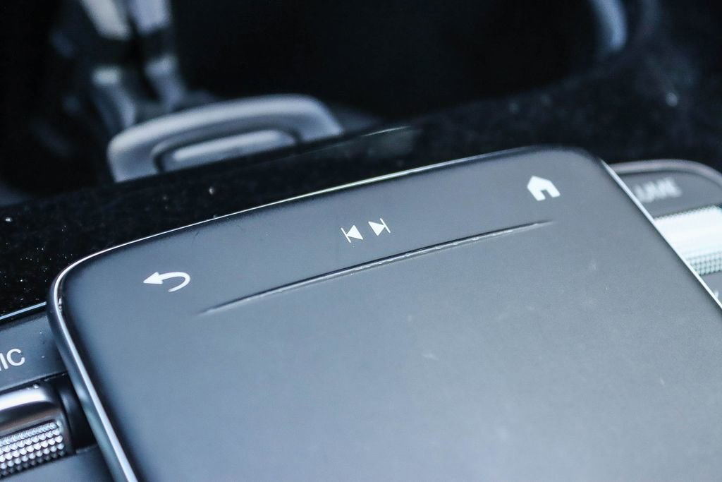 Used 2021 Mercedes-Benz GLA 250 4MATIC image 34