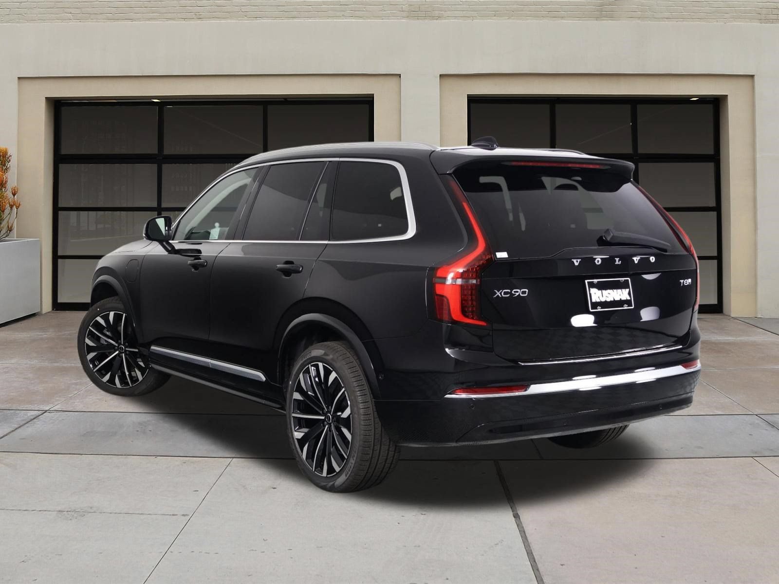 New 2026 Volvo XC90 T8 Plus AWD/4WD image 3