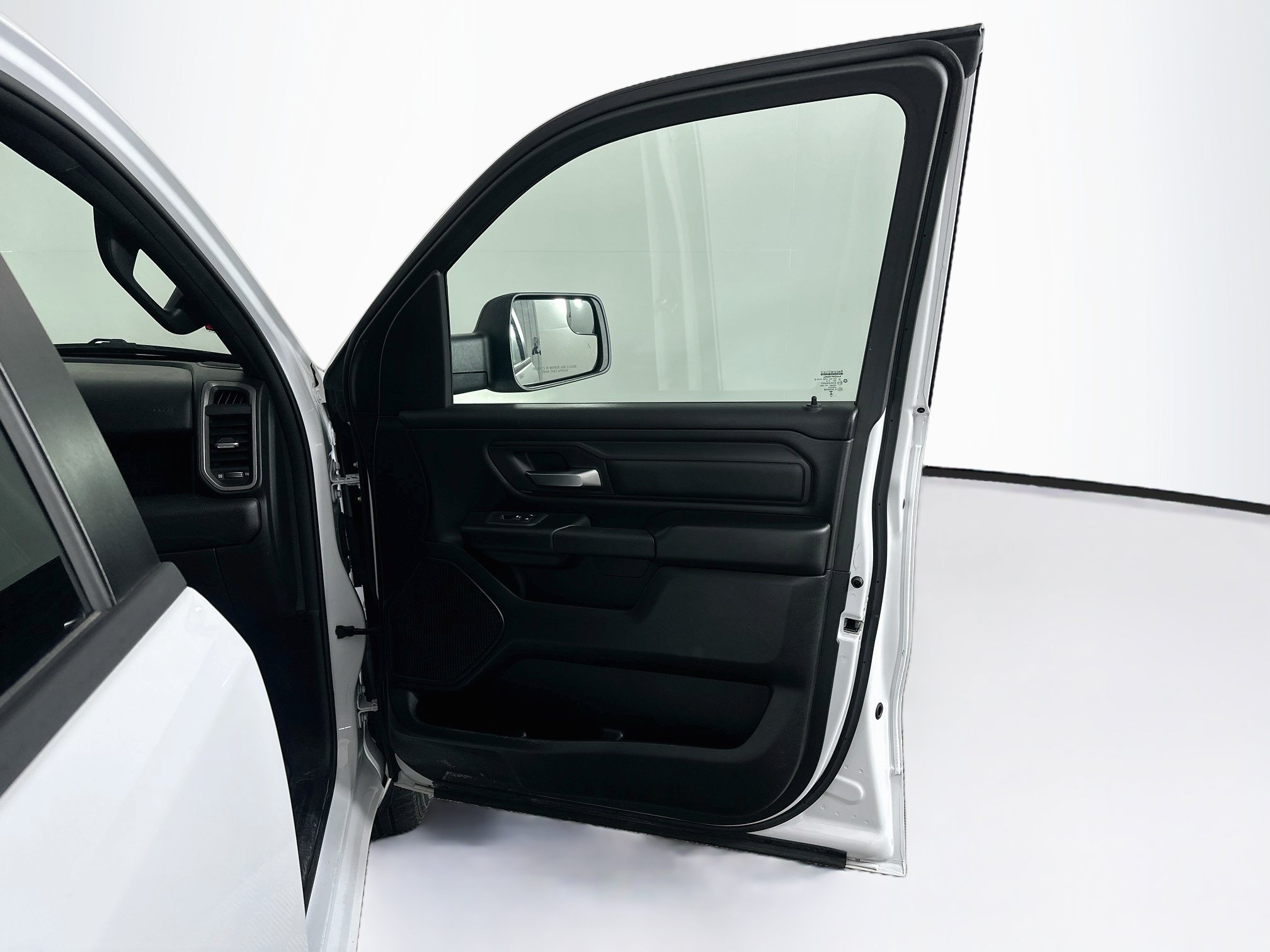 Used 2025 RAM 1500 Tradesman AWD/4WD image 33