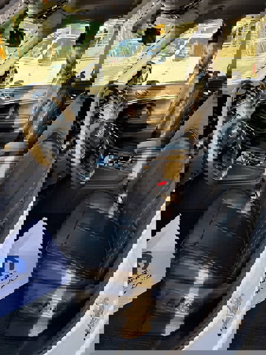 Used 2022 Jeep Grand Cherokee Limited w/ Luxury Tech Group II image 13