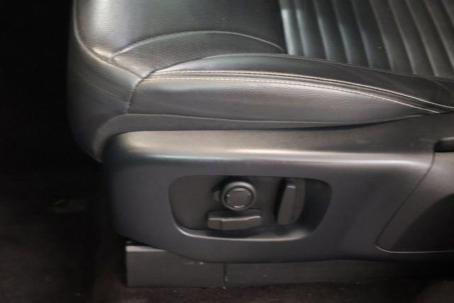 Used 2021 Land Rover Discovery S R-Dynamic image 11