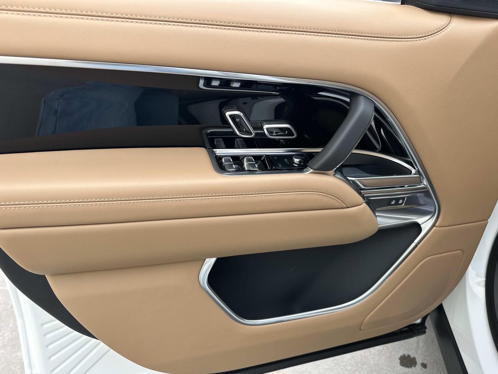 New 2026 Land Rover Range Rover SE AWD/4WD image 9