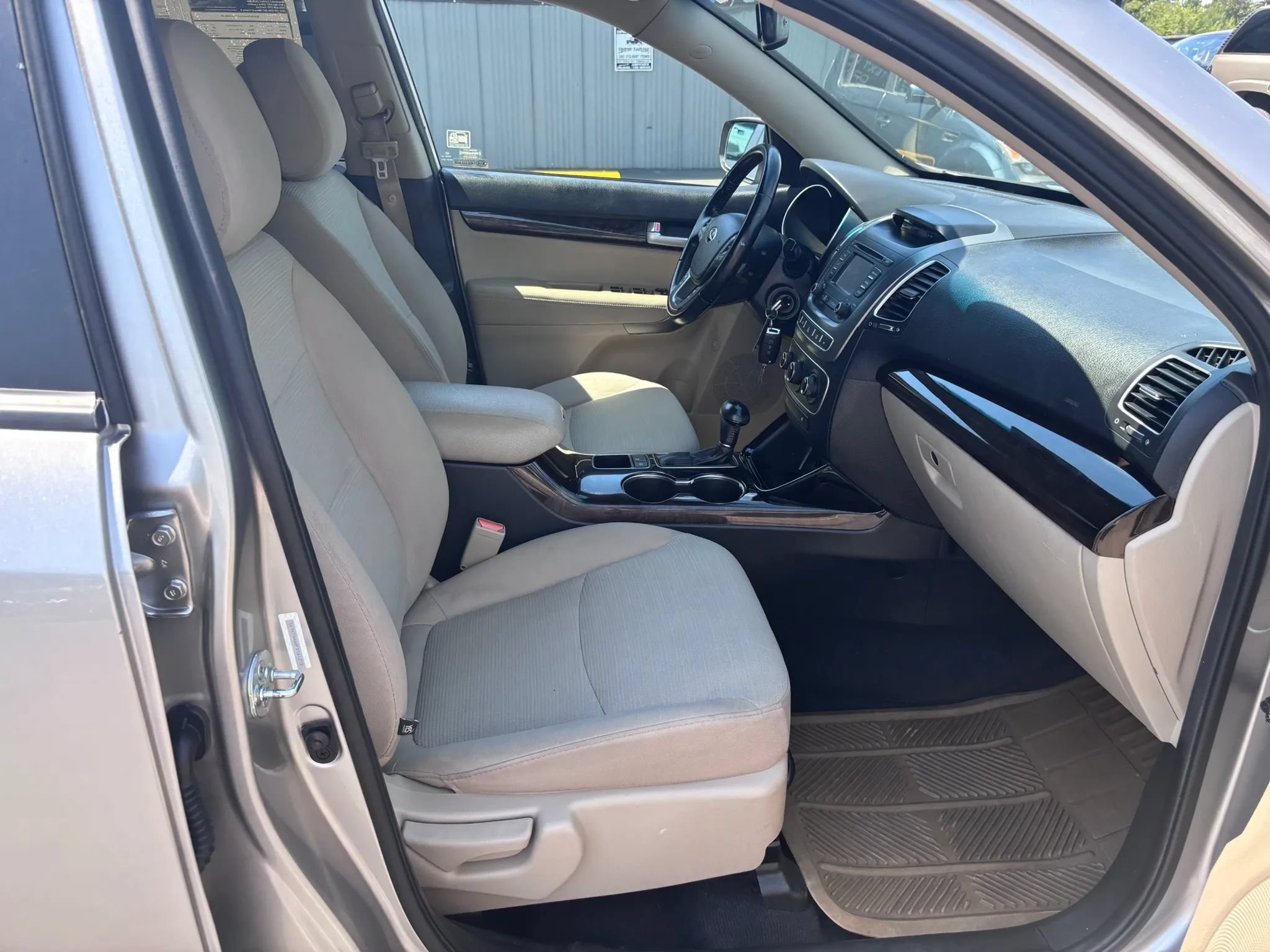 Used 2015 Kia Sorento LX FWD image 31