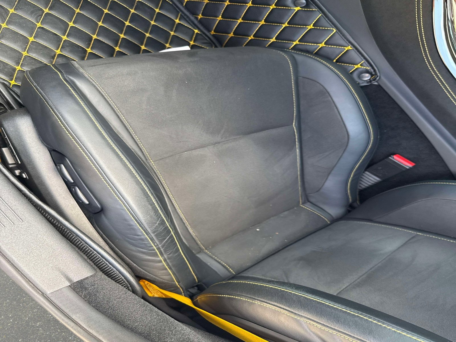 Used 2018 Mercedes-Benz AMG GT R image 18