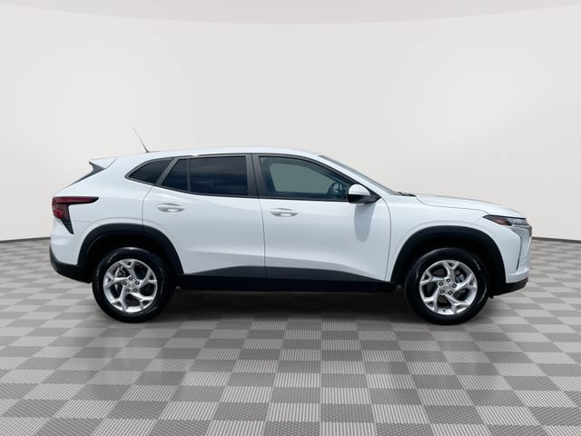 New 2026 Chevrolet Trax LS w/ LS Convenience Package FWD image 15