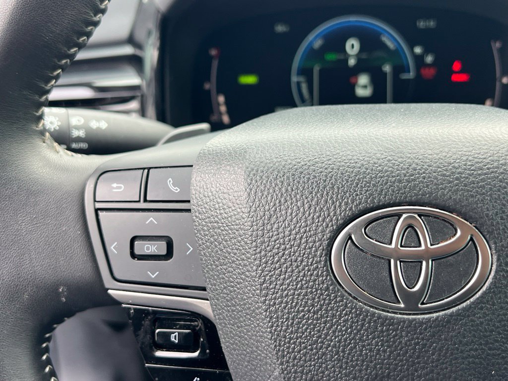 Used 2025 Toyota Camry SE FWD image 21
