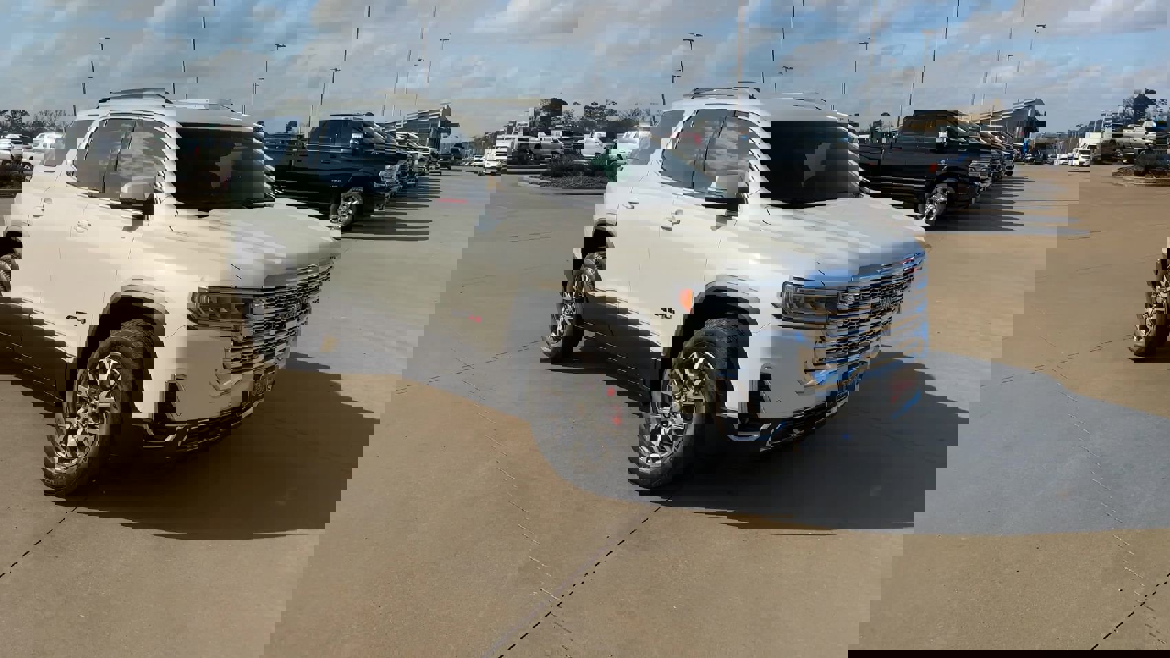 Used 2021 GMC Acadia SLT image 2