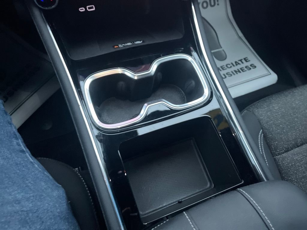 Used 2025 Chevrolet Traverse LT image 15