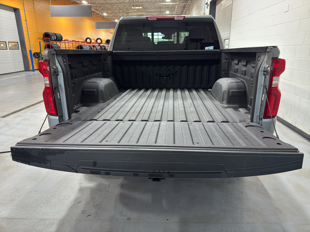 Used 2025 Chevrolet Silverado 1500 RST w/ Convenience Package II AWD/4WD image 24