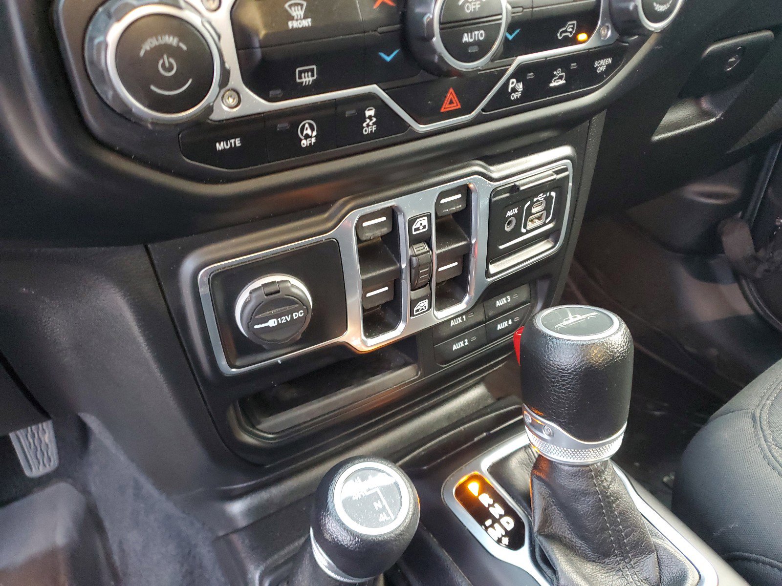 Certified 2020 Jeep Gladiator Sport w/ Quick Order Package 24S image 22