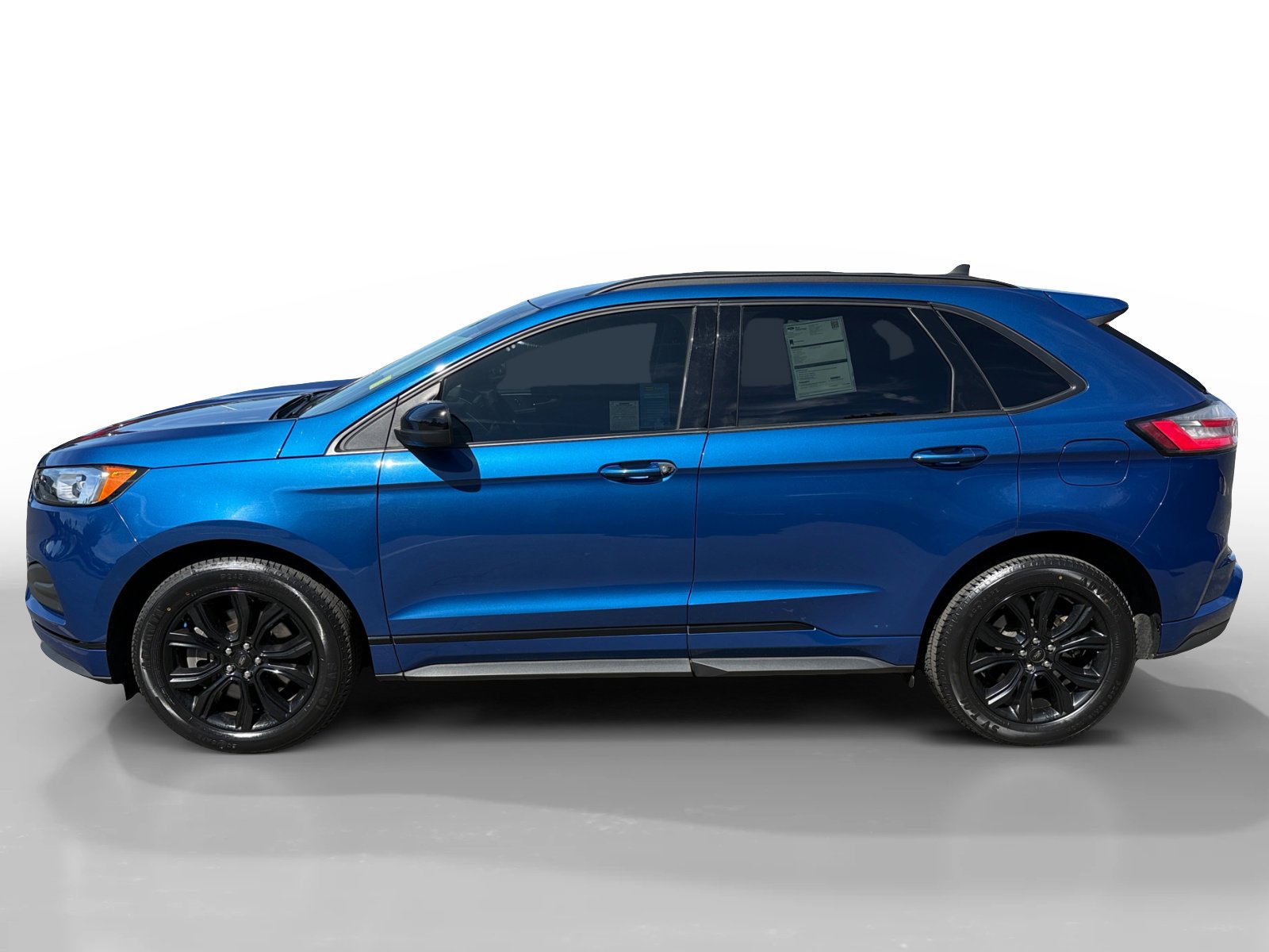 Certified 2024 Ford Edge SE w/ Black Appearance Package image 2