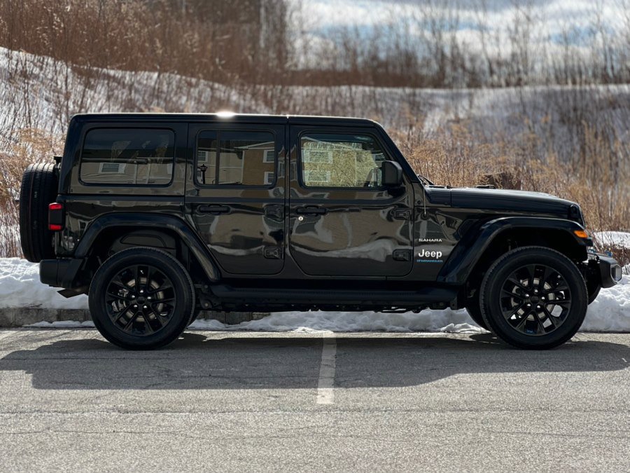 Used 2023 Jeep Wrangler Sahara w/ Cold Weather Group image 9