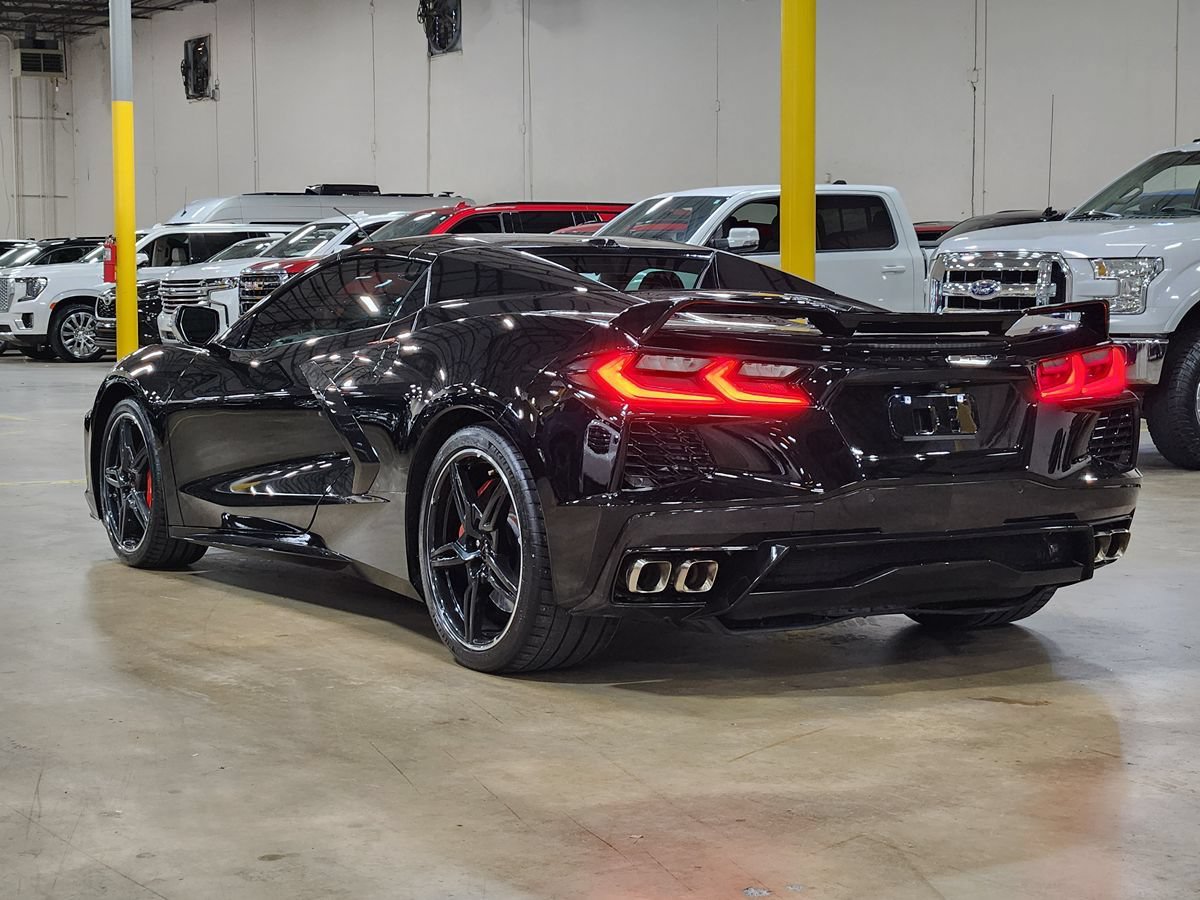 Used 2021 Chevrolet Corvette Stingray Premium Conv w/ Z51 Performance Package RWD image 11