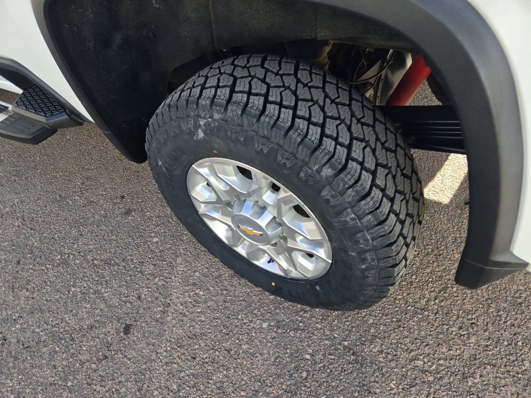 Used 2023 Chevrolet Silverado 2500 LT w/ Convenience Package image 6