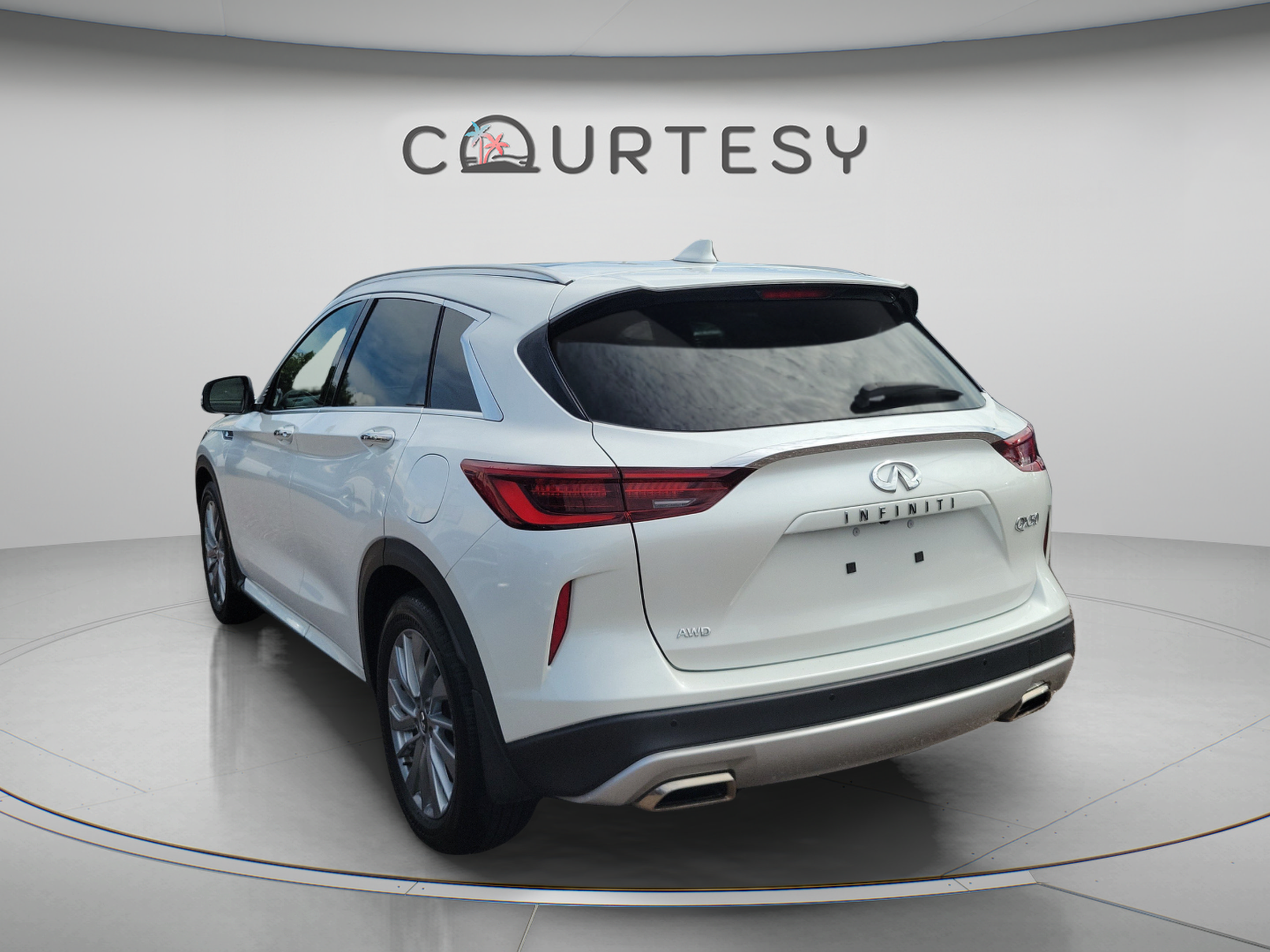 Certified 2025 INFINITI QX50 Luxe AWD/4WD image 3