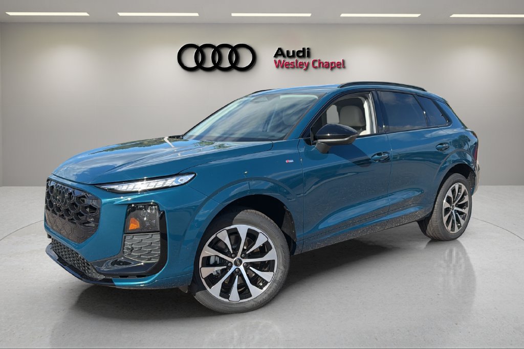 New 2026 Audi Q3 quattro 2.0T AWD/4WD image 1