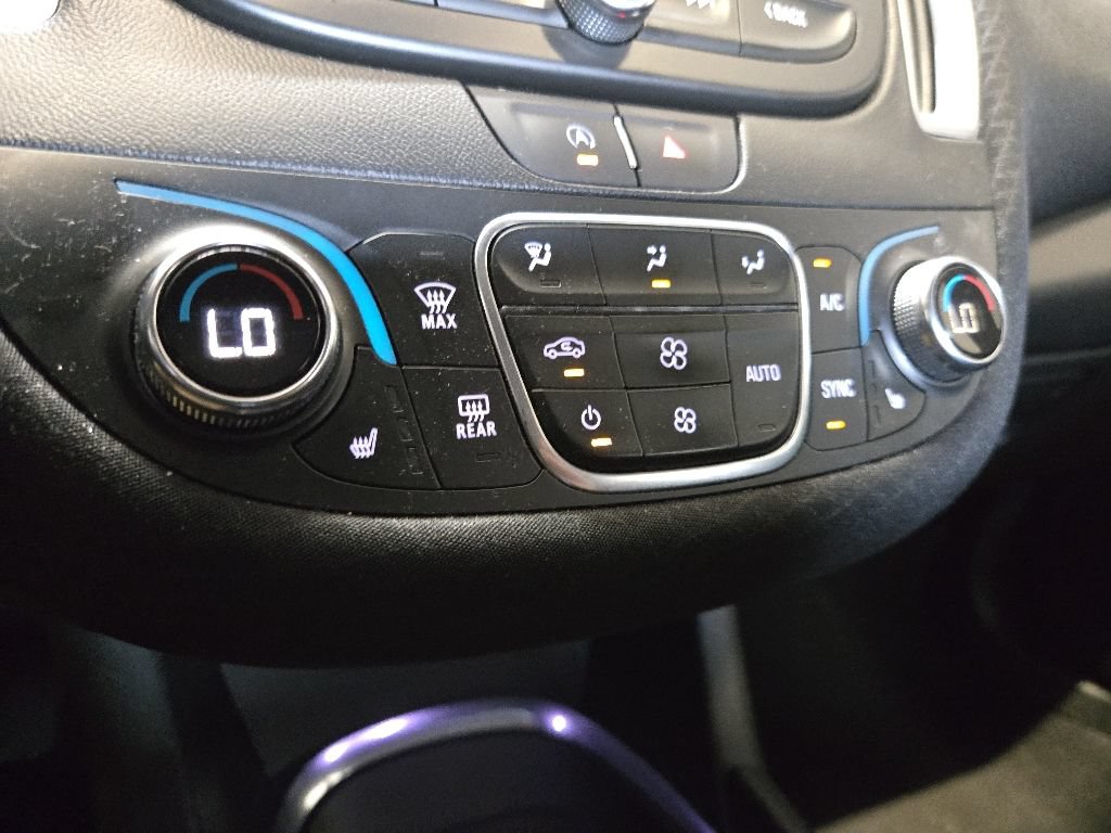 Used 2023 Chevrolet Malibu LT FWD image 21